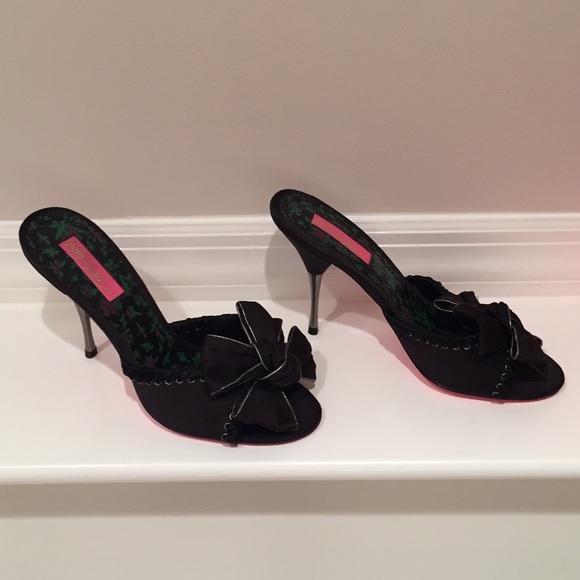 Sexy Betsey Johnson black satin bow stiletto heels - Picture 9 of 10